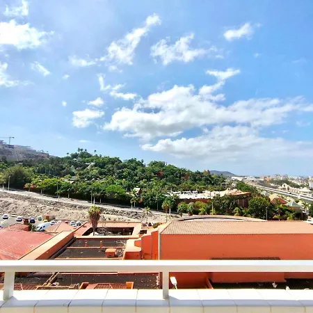 Apartamento Solo Adultos, Bien Comunicado, Freewifi, Piscina En Tenerife Sur Cerca De Playa De Las Americas شقة