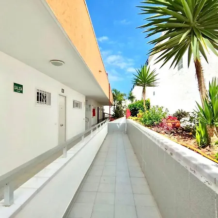 Apartamento Solo Adultos, Bien Comunicado, Freewifi, Piscina En Tenerife Sur Cerca De Playa De Las Americas Lägenhet *